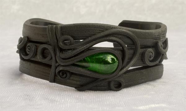 Armreifen mit Glas (Tropfen grün)