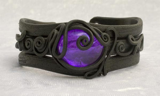 Armreifen mit Glas (rund violett)