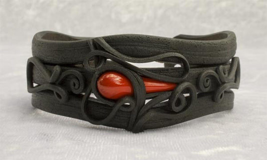 Armreifen mit Glas (Tropfen rot)